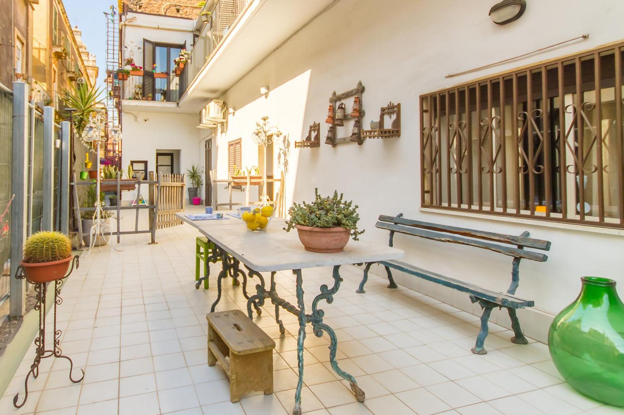 Arte House In The Historical Catania - Happy Rentals المظهر الخارجي الصورة
